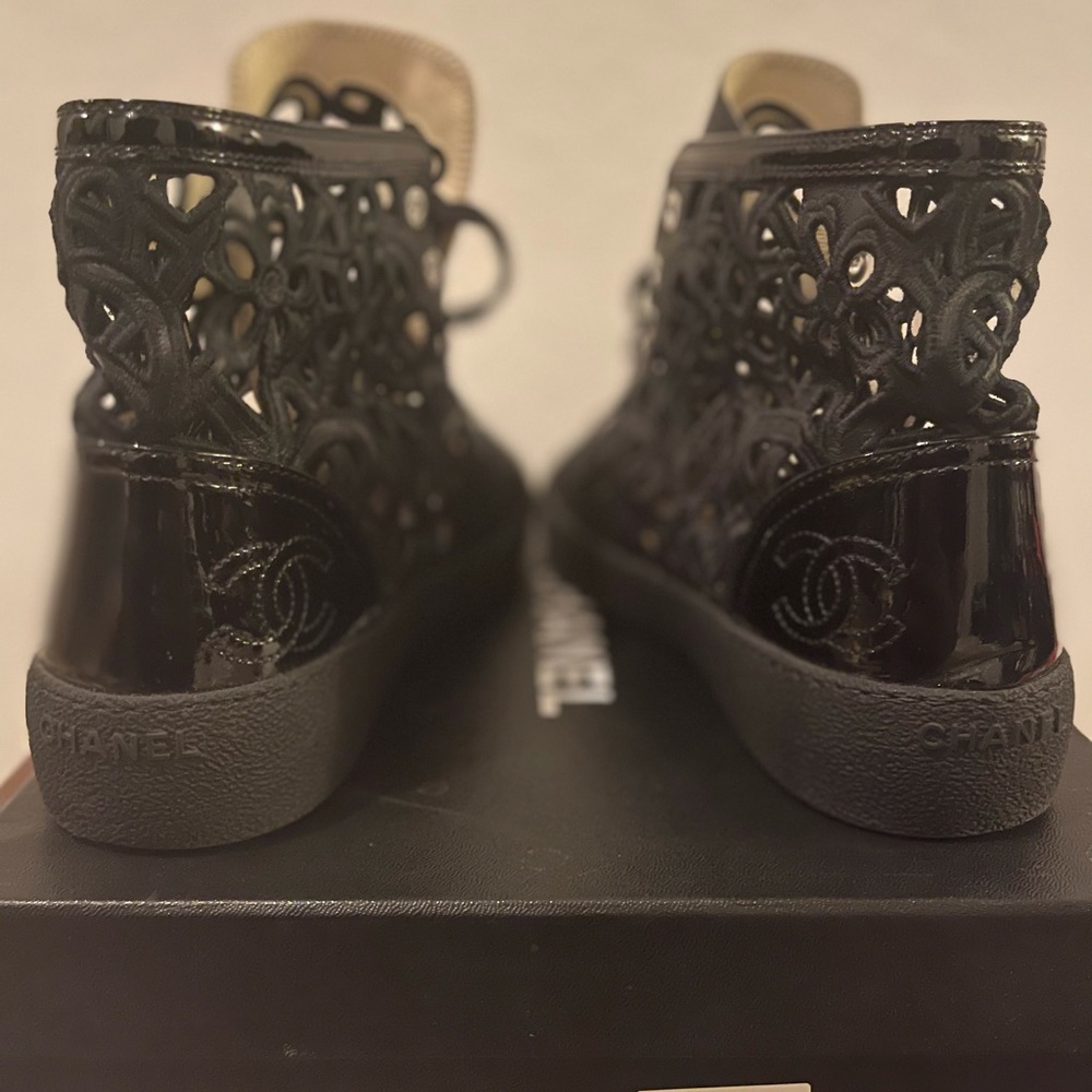 CHANEL woman’s sneaker 40.5 - Picture 3 of 8